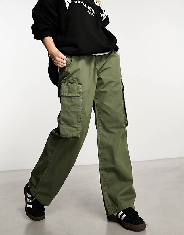New Look - double pocket slim leg cargo in khaki