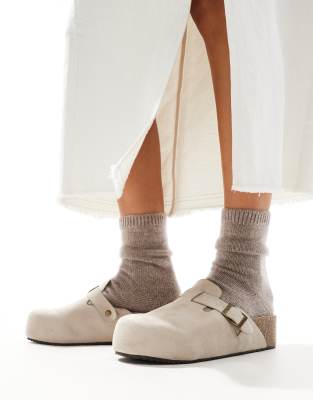 New Look double sole clog in tan-Neutral