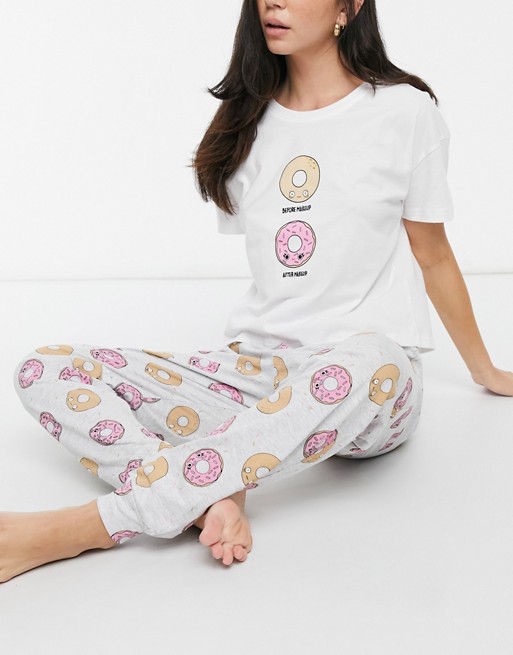 New Look doughnut pyjama set in white