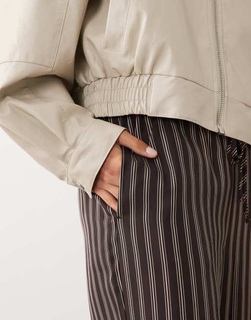 New Look drawstring waist wide leg trousers in brown stripe, 5 of 5