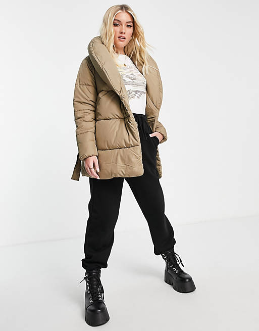  New Look duvet belted mid length puffer in camel 