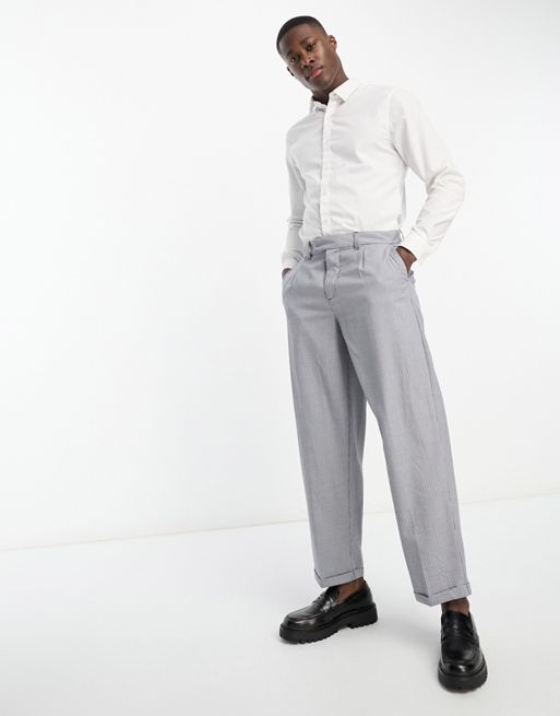 New Look – Eleganckie spodnie z zakładkami w niebieską kratkę