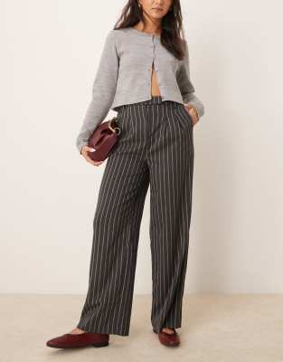 New Look - Elegante Hose in Grau mit weitem Schnitt