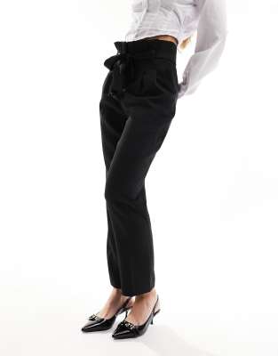 New Look - Elegante Hose in Schwarz mit Paperbag-Bund