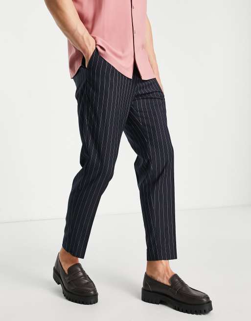 New Look – Elegante, schmal zulaufende Hose in Marineblau mit Faltendetail und Nadelstreifen