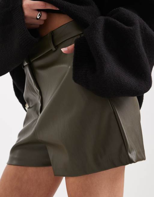 New Look - Elegante short van imitatieleer in donkerkaki, 5 van 5
