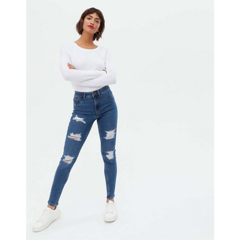 New Look – Enge Jeans in Mittelblau mit Zierrissen