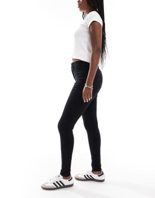 New Look - Enge Jeans in Schwarz