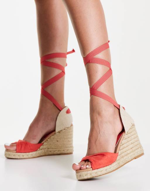 New Look - Espadrillesandalen met sleehak en strikbanden in koraal