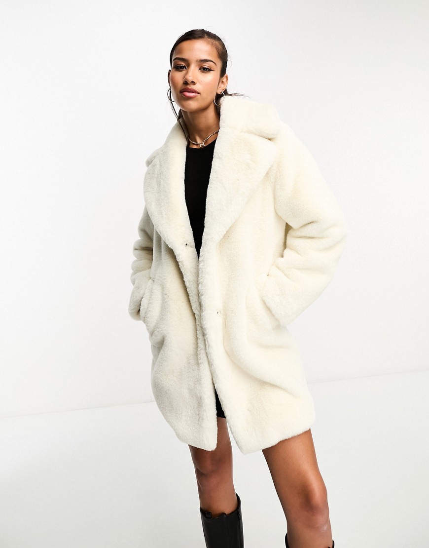 New Look faux fur coat in cream-White