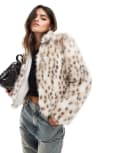 [New Look] New Look faux fur coat in white leopard print 16 WHITE