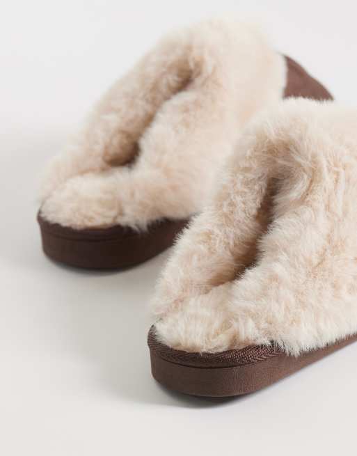 New Look faux fur lined suedette slipper in dark brown, 3 of 5
