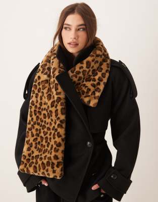 New Look New Look faux fur scarf in leopard print-Brown
