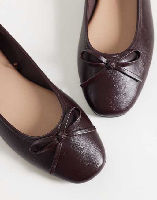 New Look faux leather bow ballet flats in burgundy, 3 of 4