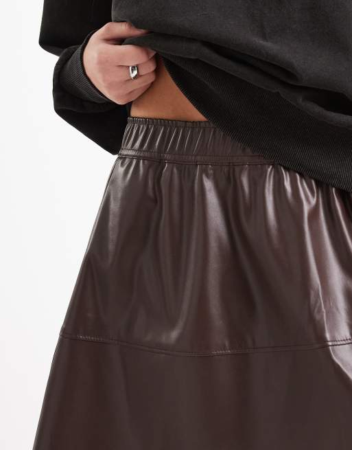 New Look faux leather flippy mini skirt in brown, 5 of 5