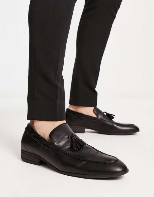 New Look faux leather loafer with tassel in black | ASOS