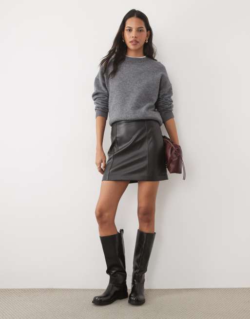 New Look faux leather mini skirt in black, 2 of 5