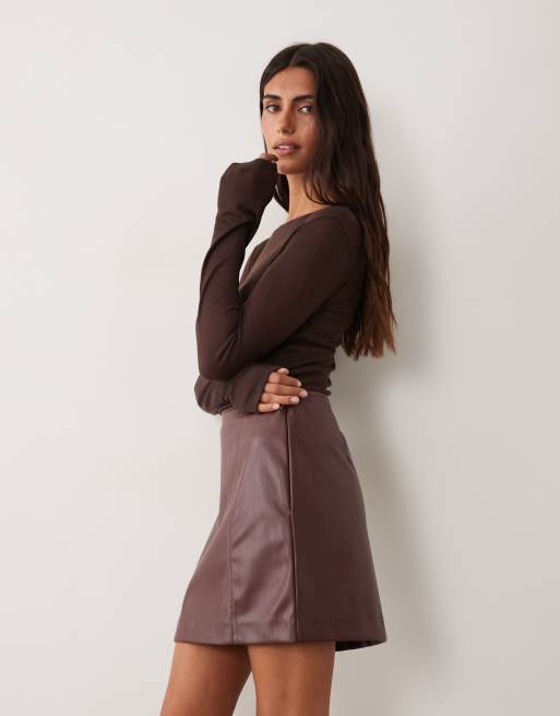 New Look faux leather mini skirt in dark brown, 2 of 5