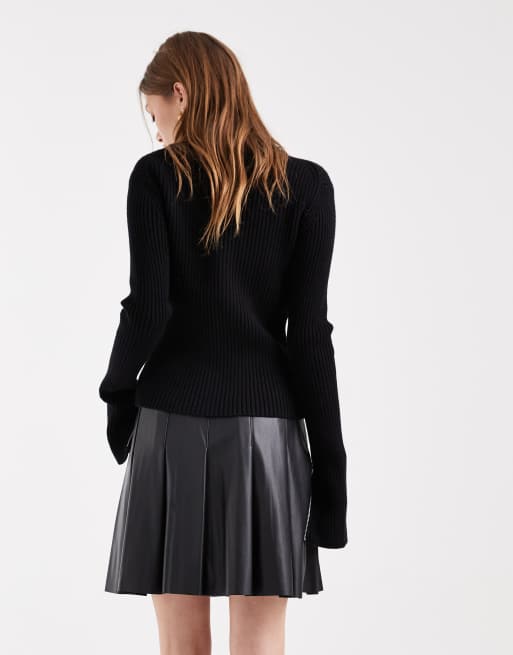New Look faux leather pleated mini skirt in black, 4 of 5