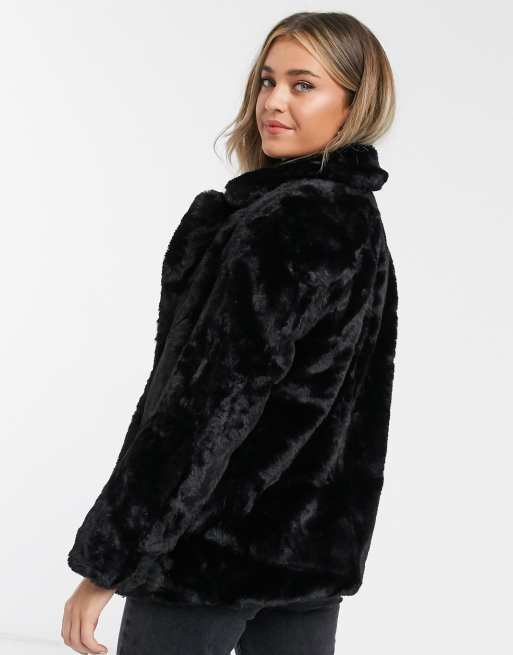 New Look Fellmantel In Schwarz Asos