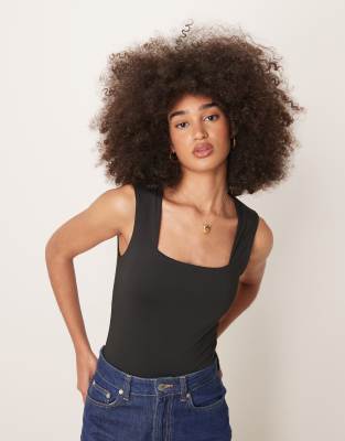 New Look - Figurbetonter Body in Schwarz mit eckigem Ausschnitt
