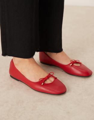 New Look - Flache Ballerinas in Rot mit Schlüssellochdetail