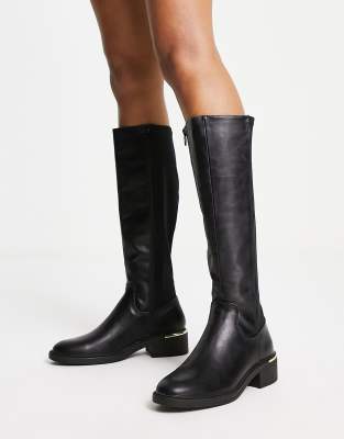 New Look - Flache Reiterstiefel in Schwarz