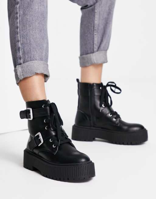New Look – Flache Schnürstiefel in Schwarz mit flacher, dicker Plateausohle
