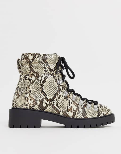 New Look – Flache Wanderstiefel mit Schnürung und Animalprint, 3 von 4