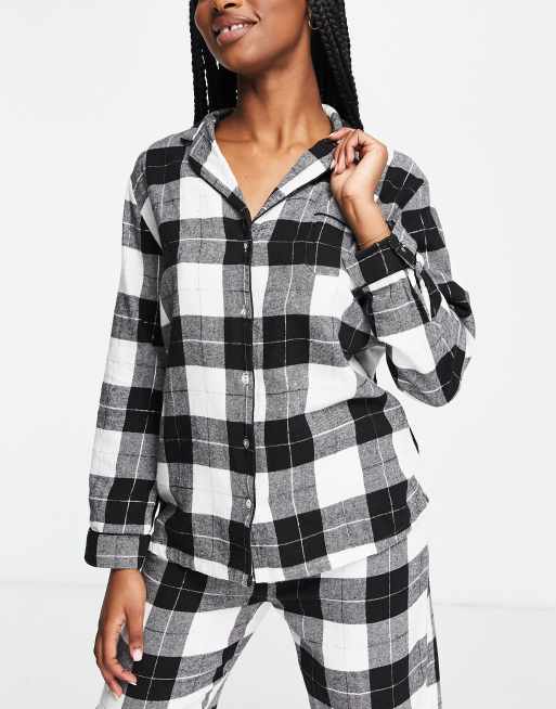 New Look flannel check revere pyjama set in black