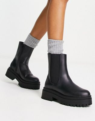 New Look flat chunky chelsea boot with cleated sole in black - ASOS Price Checker