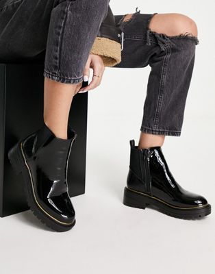 New Look flat chunky chelsea boot with gold trim in black