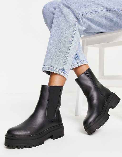 New Look flat chunky chelsea boots with cleated sole in black | ASOS