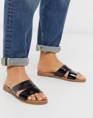 New Look flat mule sandals in black | ASOS