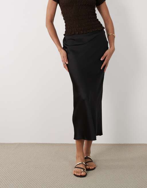 New Look – Fließender Midirock aus Satin in Schwarz, 2 von 5