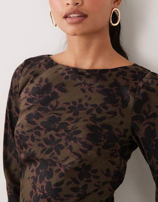 New Look flocked long sleeve midi dress in black, 4 of 4