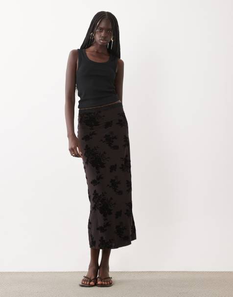 New Look flocked mesh midi skirt in black - view 1