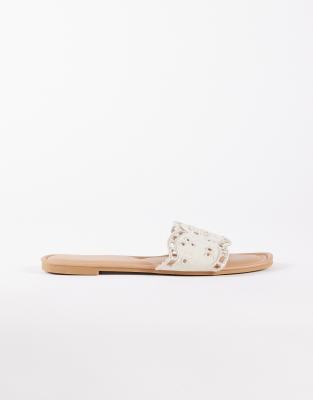  floral embroidered sandal in cream