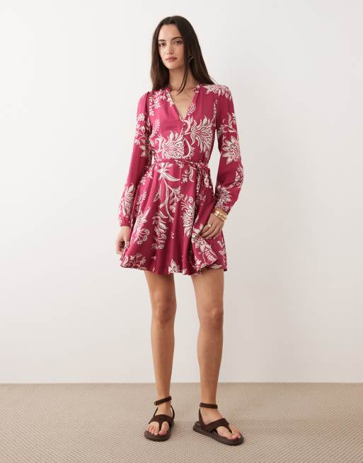 New Look floral flippy mini dress in red, 2 of 4