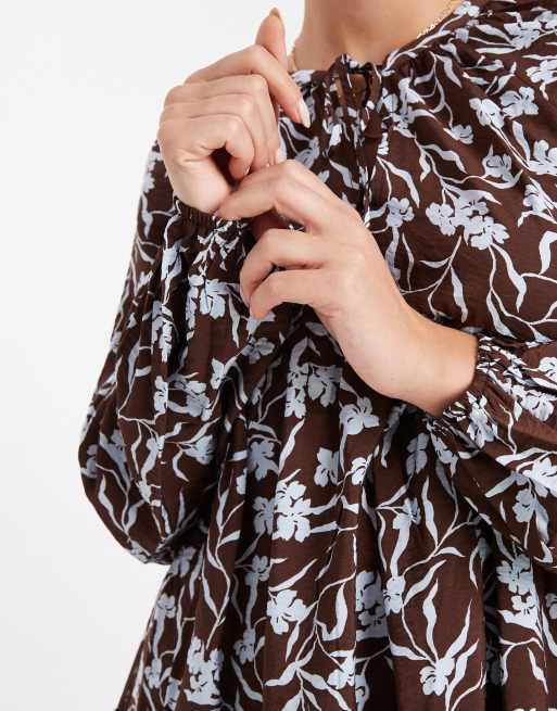 New Look floral long sleeve smock mini dress in brown , 3 of 4