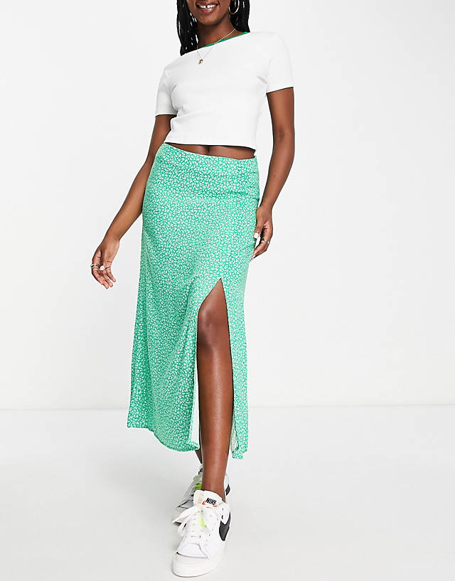 New Look - floral midi skirt with side split in green