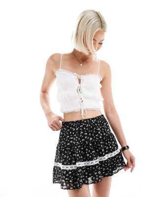 New Look floral mini skirt in black | ASOS