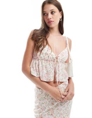 New Look floral ruffle crop top in cream-White