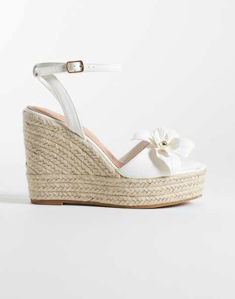 New Look flower detail espadrille wedges in off white - view 1