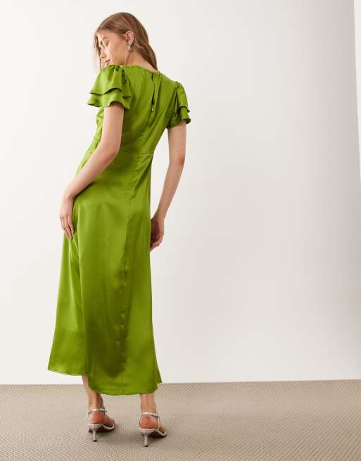 New Look flutter sleeve satin midi dress in light green | ASOS