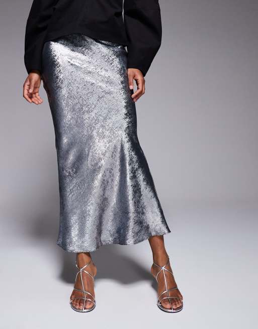 New Look foil metallic satin midi skirt in silver, 2 of 5