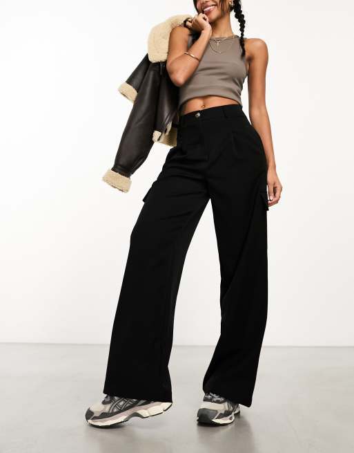 New look black hot sale cargo trousers