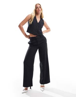 New Look - Formelle Hose in Schwarz mit weitem Bein und Nadelstreifen