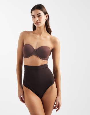 New Look - Formender, nahtloser Tanga in Braun mit hohem Bund-Brown
