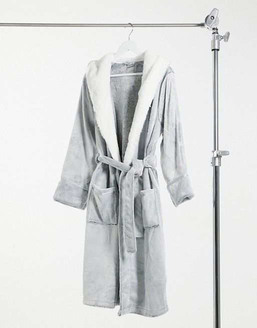 New Look soft fluffy robe in light grey